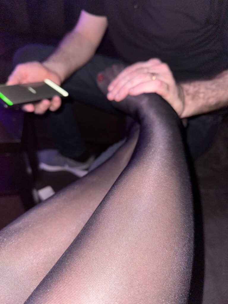 Findom Cashmeet with Goddess Ishtar -  massaging her feet in pantyhose while giving her my phone